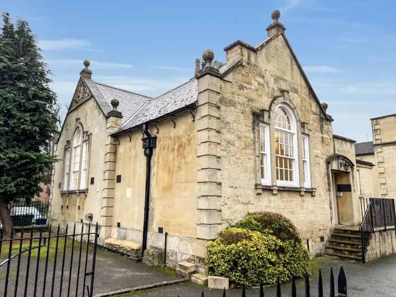 Refurbished Grade II Listed Office Suite 390 sq ft
