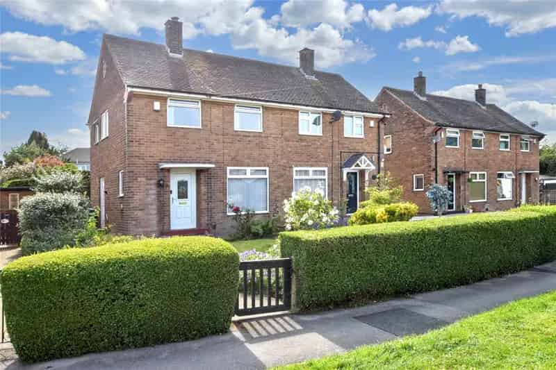 Two Bedroom Semi Detached Home Near Schools and Amenities