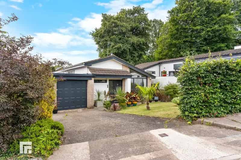 3 Bedroom Detached Bungalow for Sale in Radyr