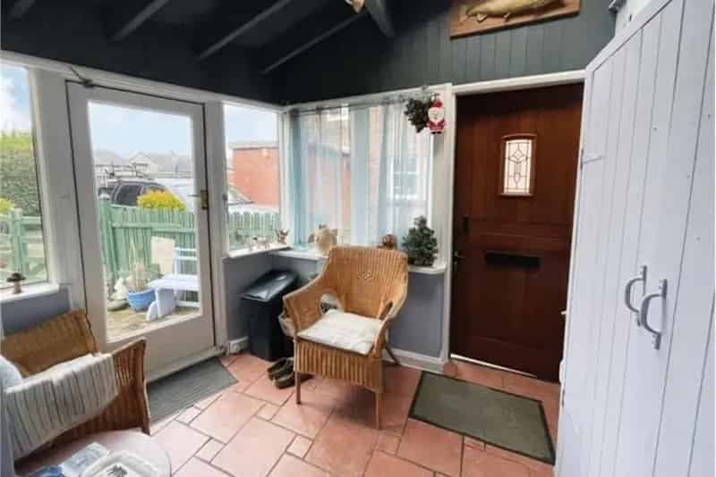 2 Bed House Thornhill Village Centre Deceptively Spacious