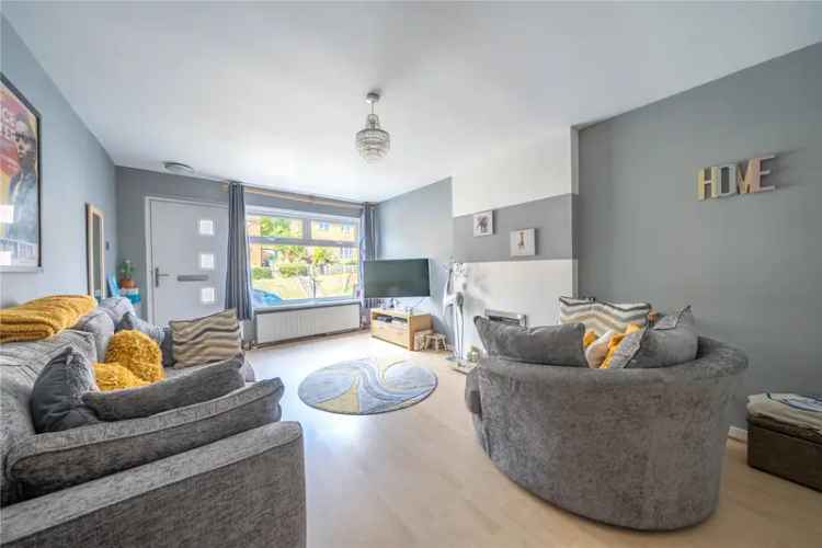 House For Sale in Leeds, England