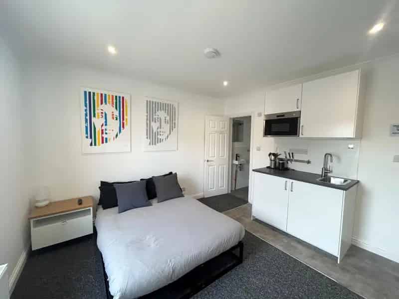 Studio Flat Near University All Bills Included Zero Deposit Guarantee