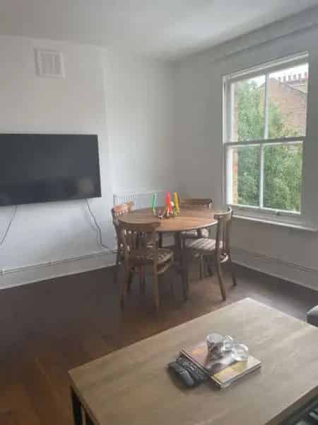 Victorian Split Level Apartment 3 Bedrooms Drayton Park London