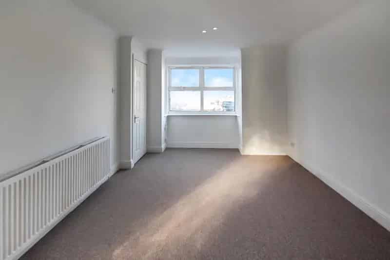 3 Bedroom Terraced House Recently Redecorated