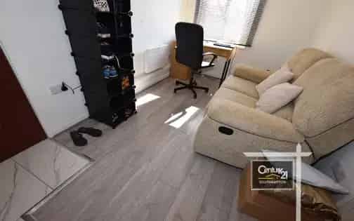 1 Bedroom Flat Southampton City Center Part Furnished