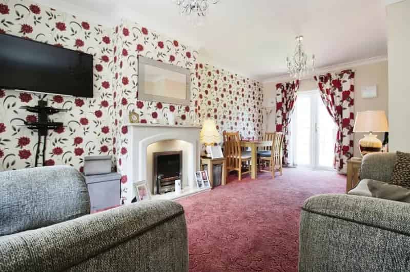 2 Bedroom Semi-Detached House in Gabalfa