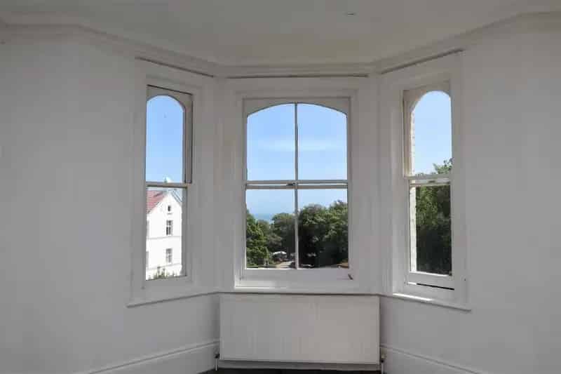2 Bed Flat for Sale in St Leonards High Ceilings Sea Views 999 Year Lease