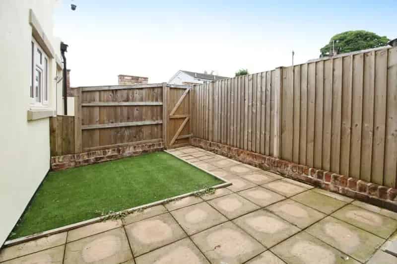 2 Bedroom Mid Terrace House for Sale Macclesfield SK10