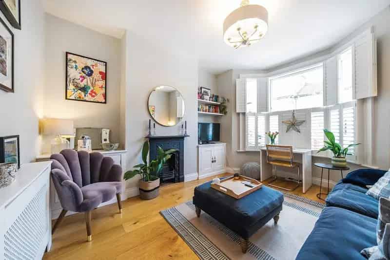 2 Bedroom House with Private Garden