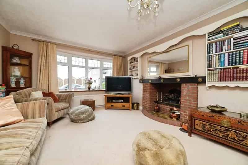 Detached Bungalow with 2 En-Suites and Conservatory