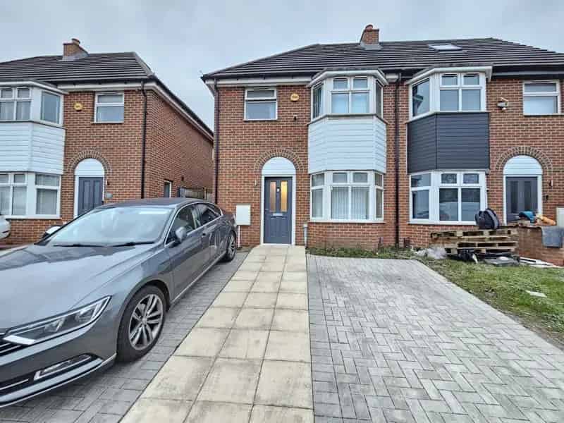3 Bedroom Semi Detached House to Rent