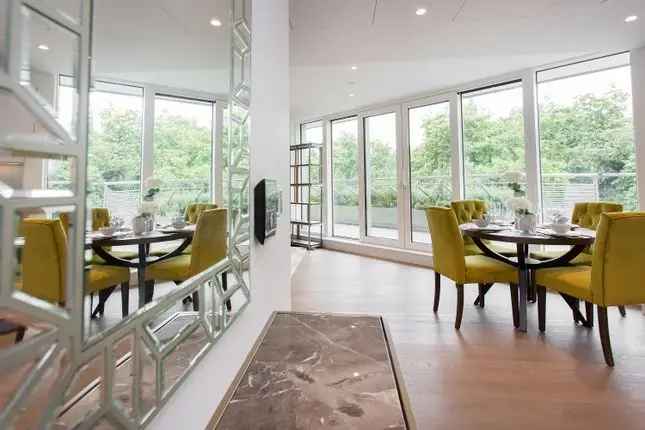 Flat for sale in Queenstown Road, London SW11