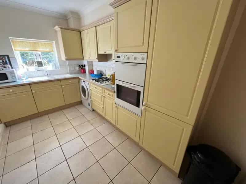 2 Bed Flat for Sale in Sutton Park - Gated Parking No Chain