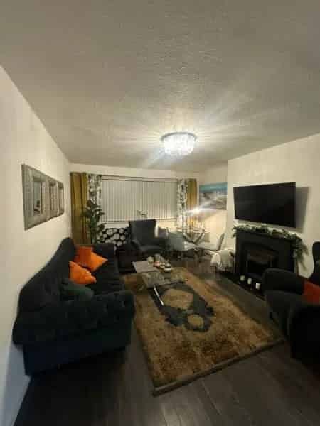 Renovated Property with Garden Parking and Modern Amenities