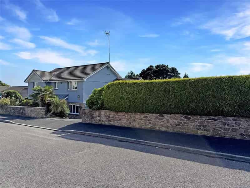 4 Bedroom Detached House for Sale in Halgavor Park Bodmin