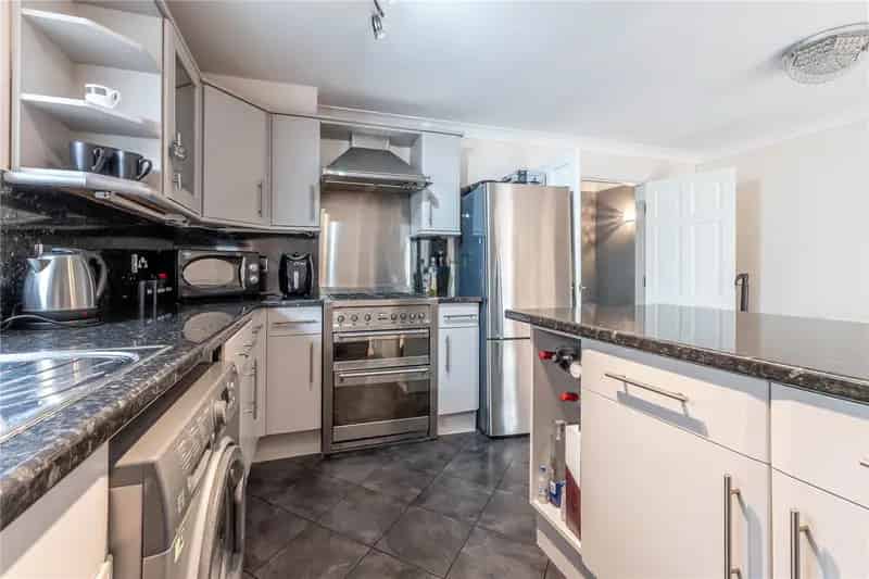 3 Bed Semi Detached House in Horsforth