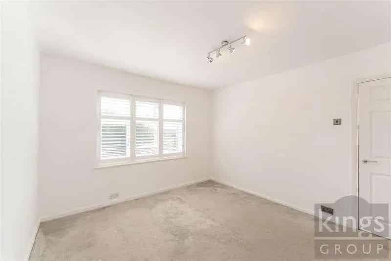 4 Bed Semi-Detached House For Sale