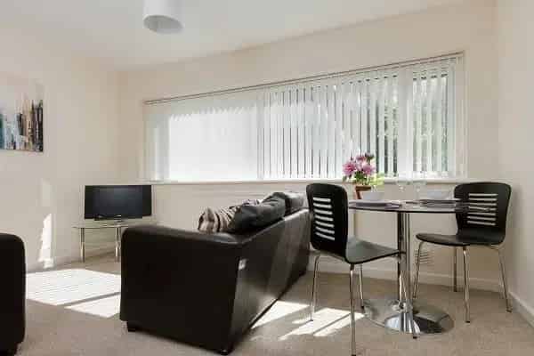 1 Bedroom Apartment Manchester Blackley - Great Transport Links