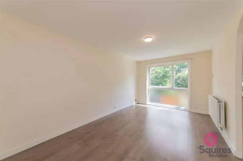 1 Bed Flat for Sale Chain Free New Southgate