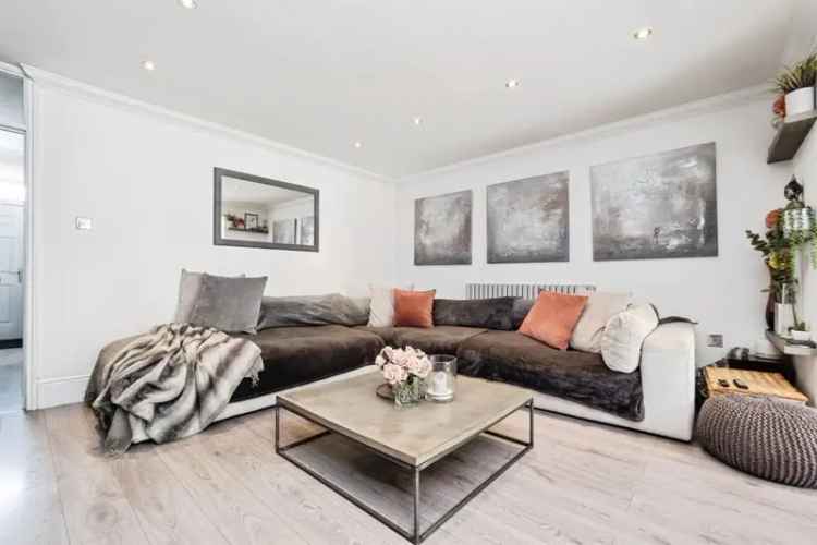 Spacious 3-Bed End Terrace House Rainham