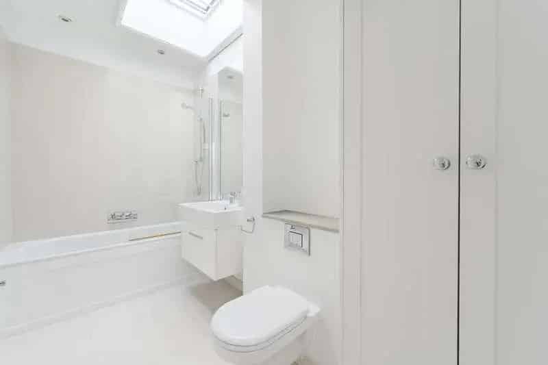 2 bed flat for sale