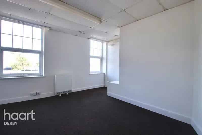 Studio to Rent - No Sale No Fee