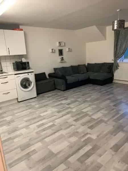 Flat For Rent , Waverley, England