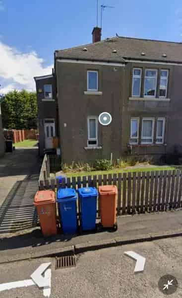 Lower 4 in a Block Private Gardens Great Location