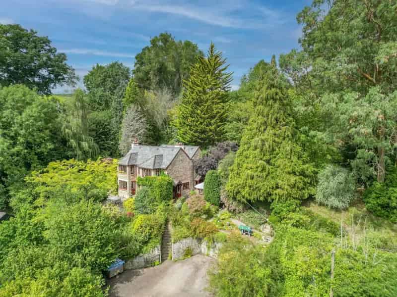 4 Bedroom Detached Period Home Hoarwithy Hereford