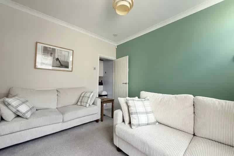 2-Bedroom Furnished Terraced House Near City Centre - Zero Deposit Guarantee