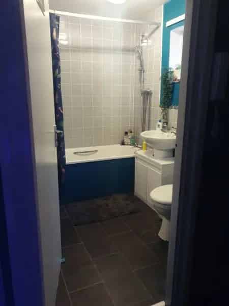 Large 1st Floor Flat Near Amenities