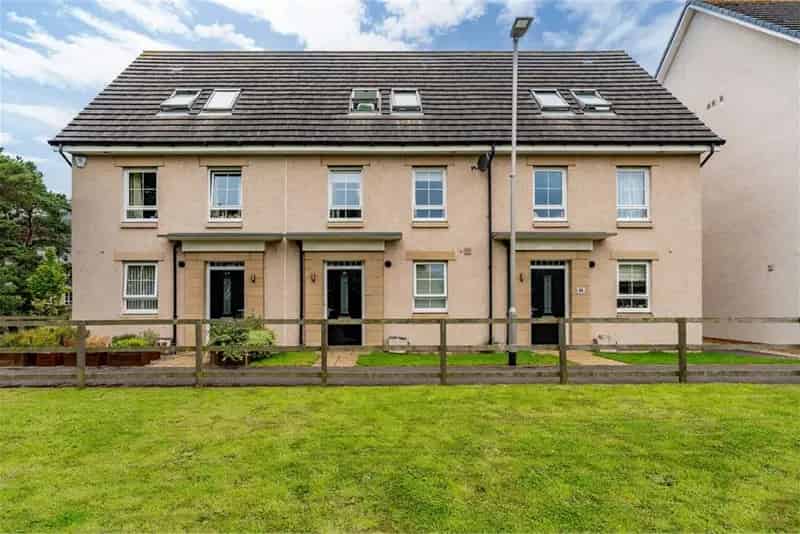 3 Bed Townhouse in Liberton Edinburgh Close to Green Spaces