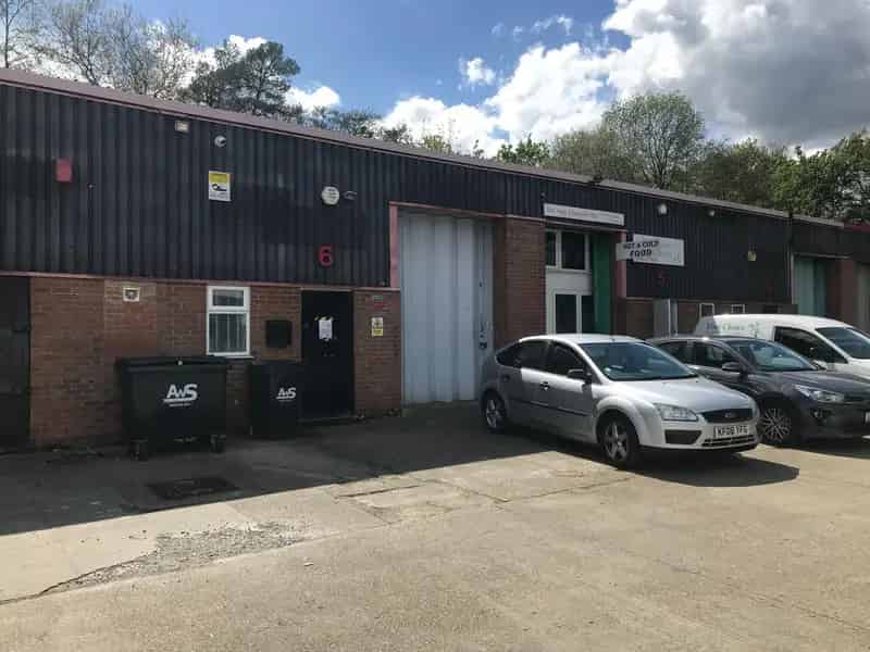 Watford Industrial Unit To Let - Warehouse Office Space