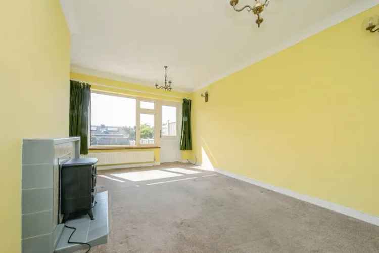 2 Bed House with Garage and Garden