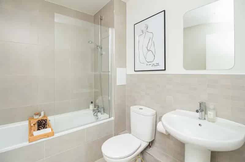 Two Bedroom Apartment Aylesbury Town Centre Near Station
