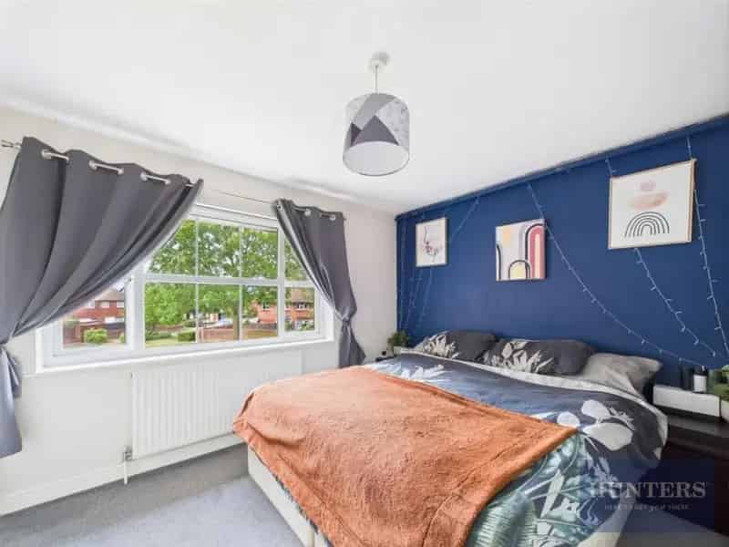 2 Bed House For Sale Immaculate Condition Garage Parking