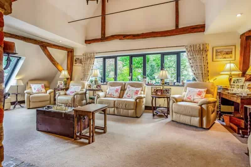 4 Bedroom Semi-Detached House for Sale in Chawton