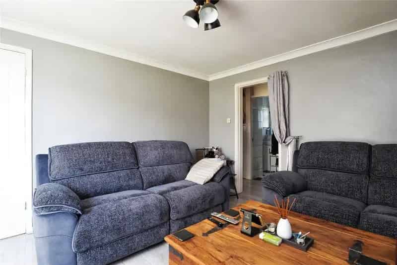One Bedroom Ground Floor Flat Ideal First Time Buy or Investment