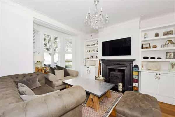 Stunning Townhouse Windsor Period Features Family Home