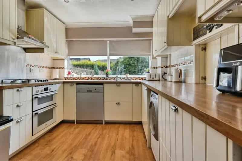 4 Bedroom Detached House Near Royal Sutton Park