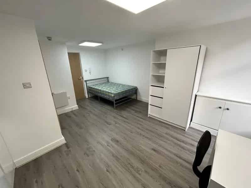 Studio to Rent Berkeley Property Management Bristol