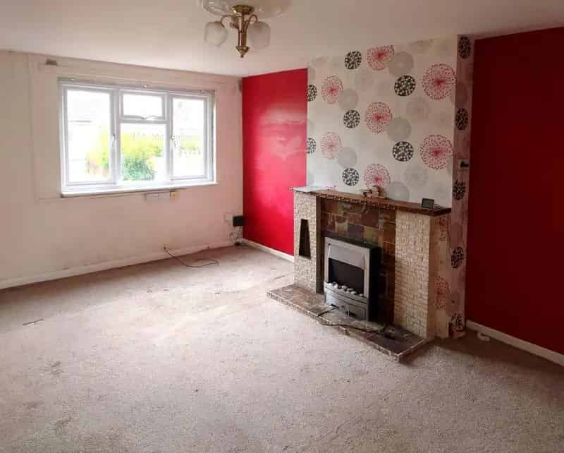 3 Bedroom End Terrace House For Sale