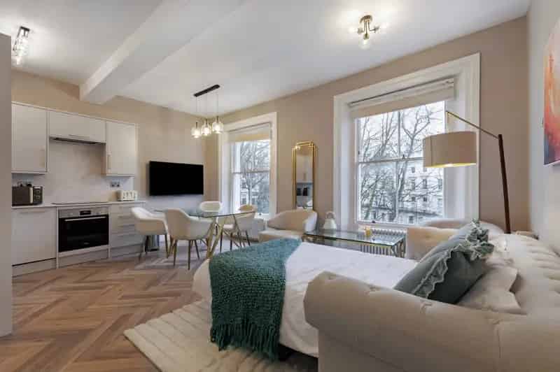 1 Bedroom Flat for Sale near Westbourne Grove
