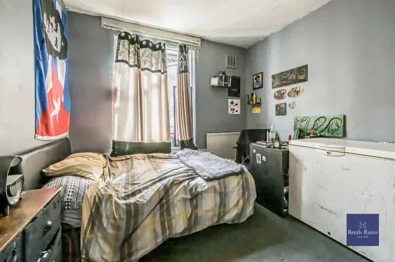 4 Bedroom Flat for Sale London SW8 Near Nine Elms Vauxhall