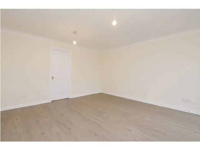 2 Bedroom Flat for Sale in Edinburgh