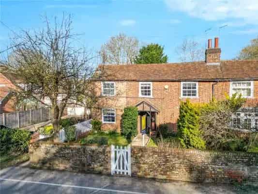 Renovated Semi-Detached Cottage in Fryerning