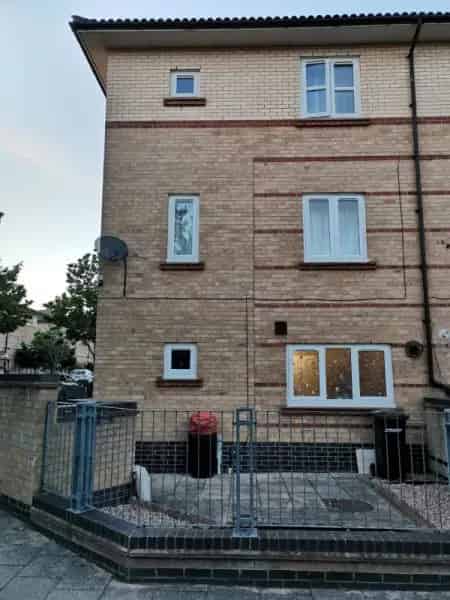 Spacious Semi-Detached House Near Liverpool Street