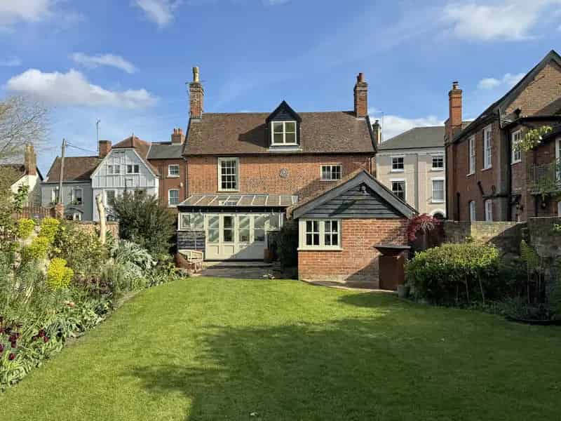 Grade II Listed 4-Bedroom Detached House Woodbridge