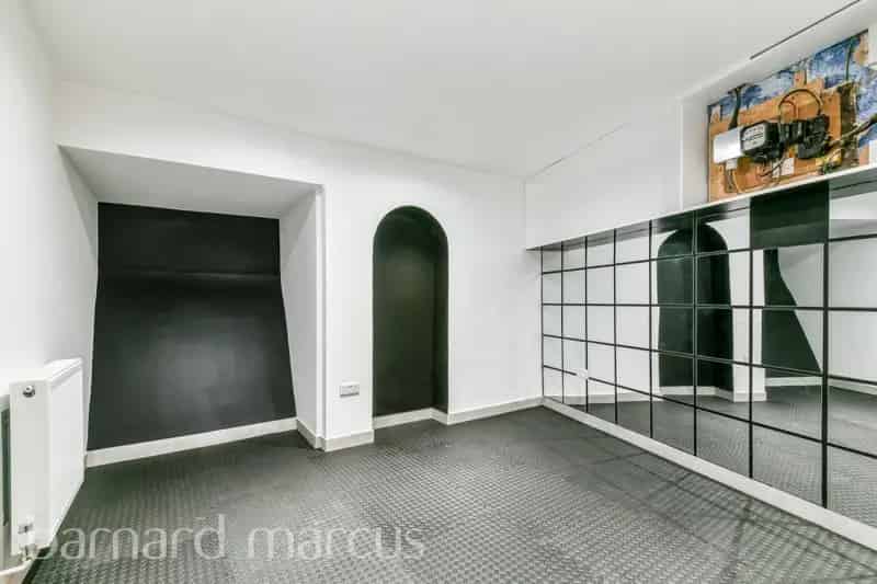 Professionals Shared House Gym Cinema Room Newly Renovated