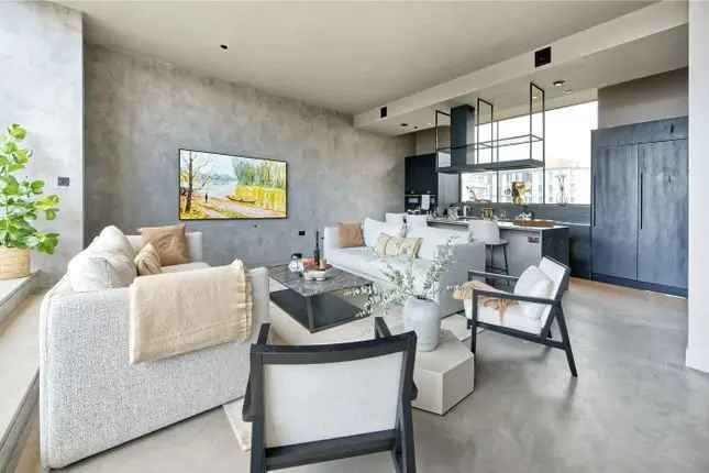 Penthouse Duplex Apartment in London E2 - 1847 Sqft